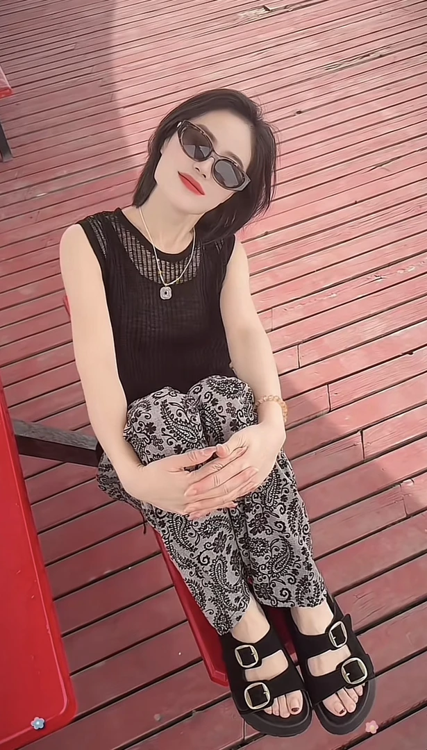 Miss Huo 印花阔腿裤 黑小花 B 2678