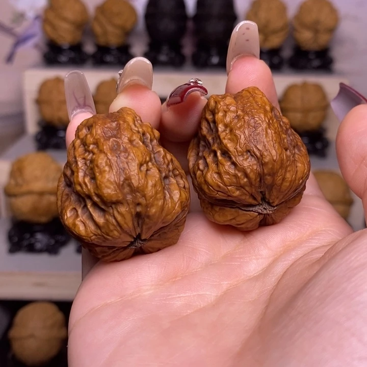 文玩核桃把件26Y—七彩龙脊36尺35克