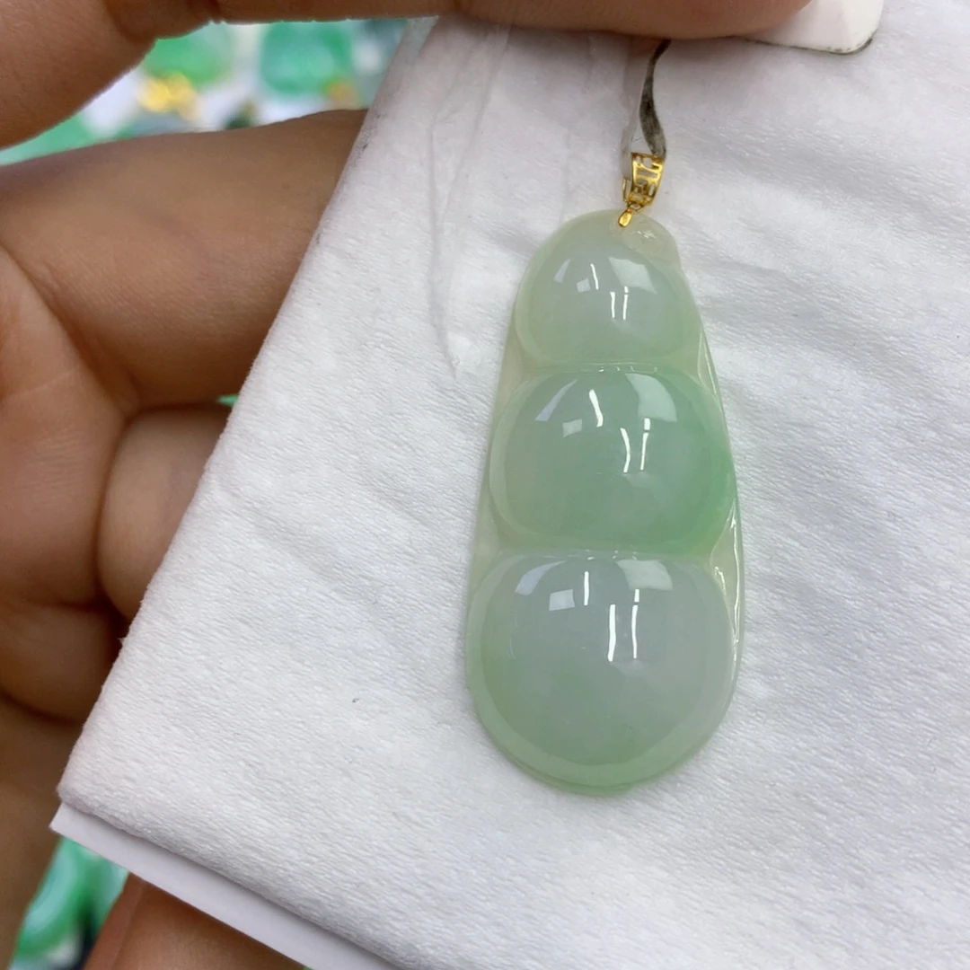 翡翠18K金镶嵌颈饰翡翠