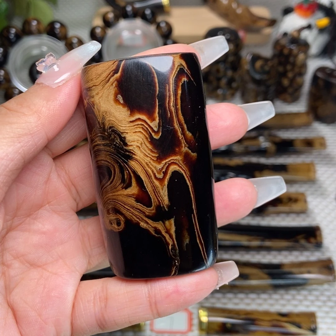 黑酸枝木类寻*。精品手把件