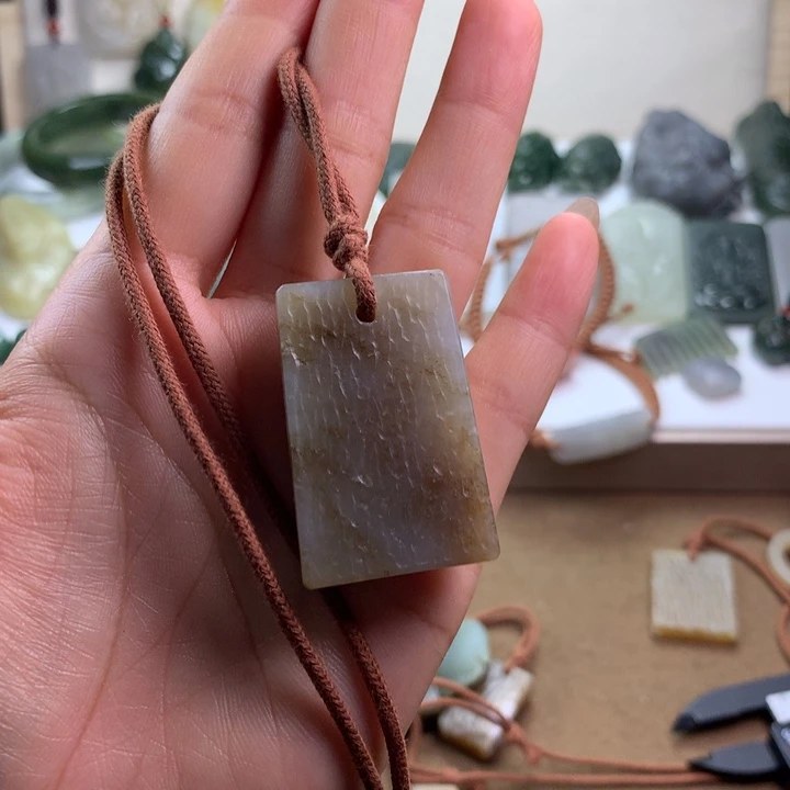 和田玉（糖玉）未镶嵌颈饰