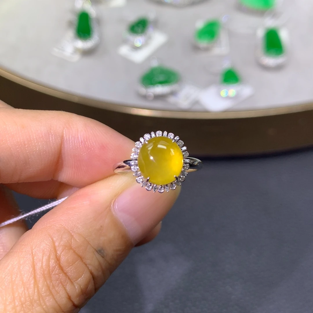 翡翠戒指18K金镶嵌翡翠