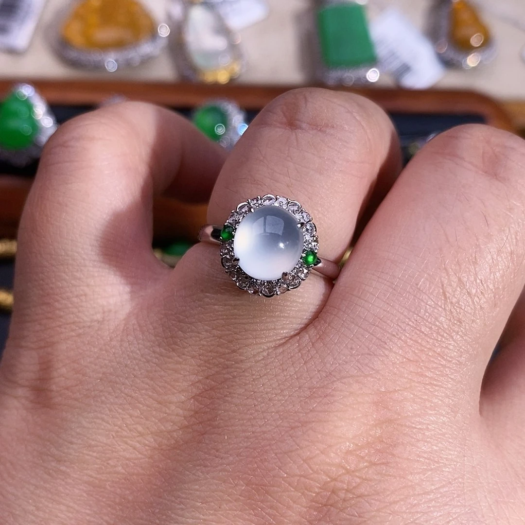 翡翠戒指18K金镶嵌单面