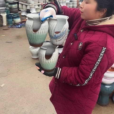 口13高18瑕疵盆子。