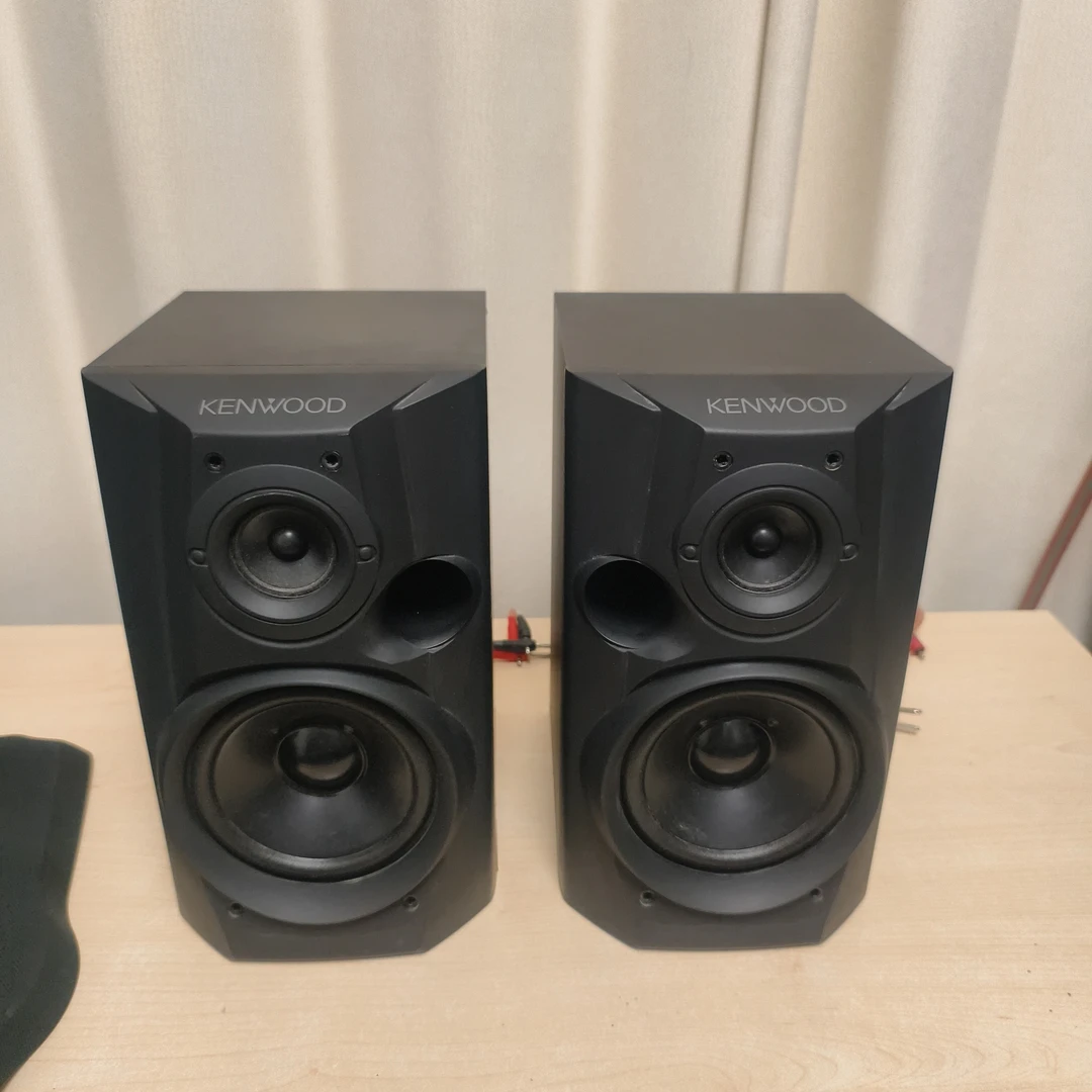 建伍小音箱一对,不包邮运费到付,不支持退换