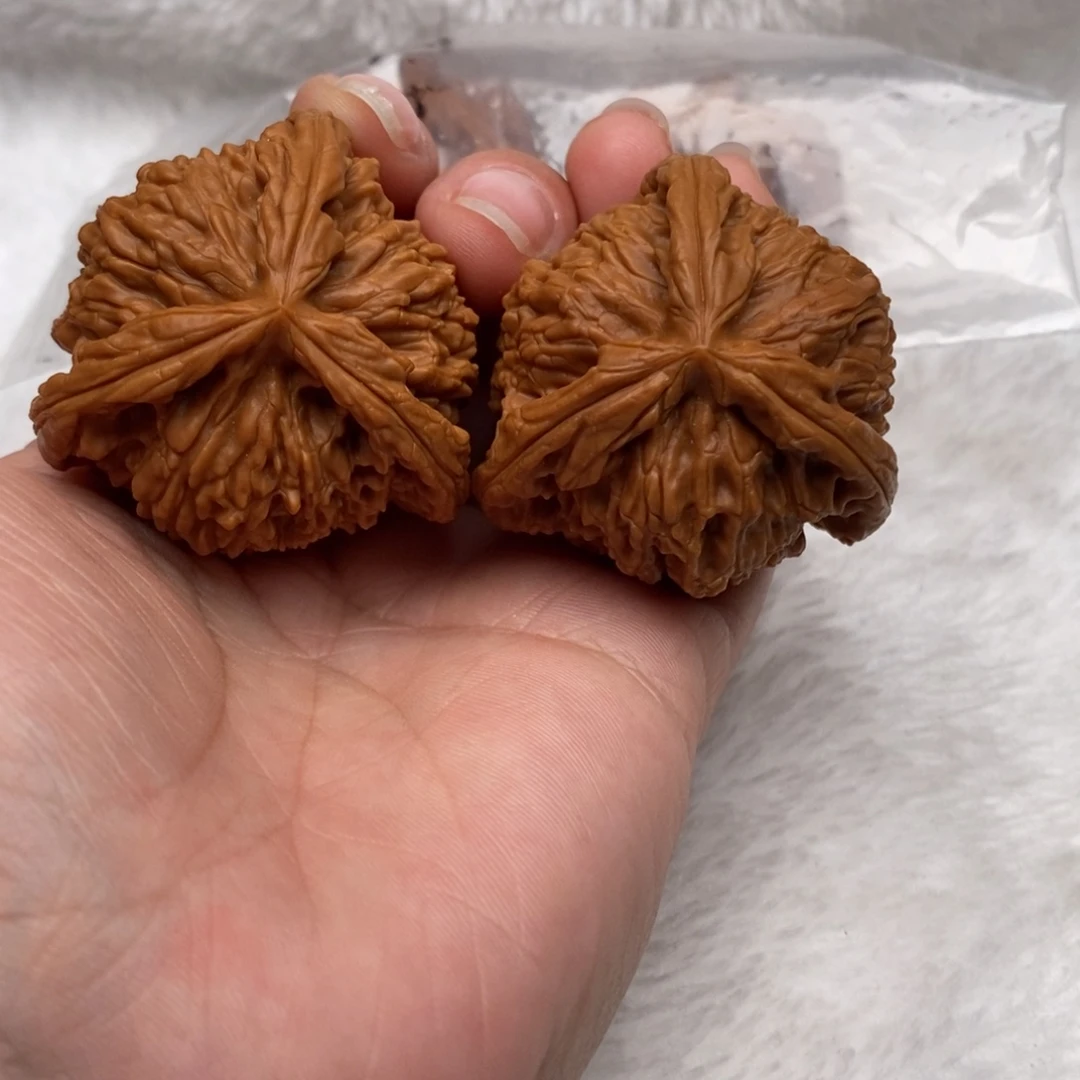 通***工文玩核桃吊坠三棱