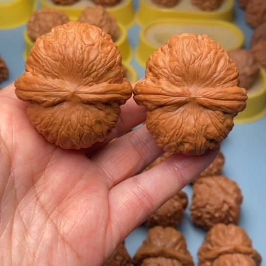 文玩核桃吊坠元宝精对 44 45.3克