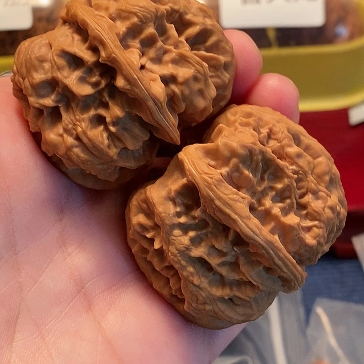 【闪购商品】文玩核桃吊坠水**边方块