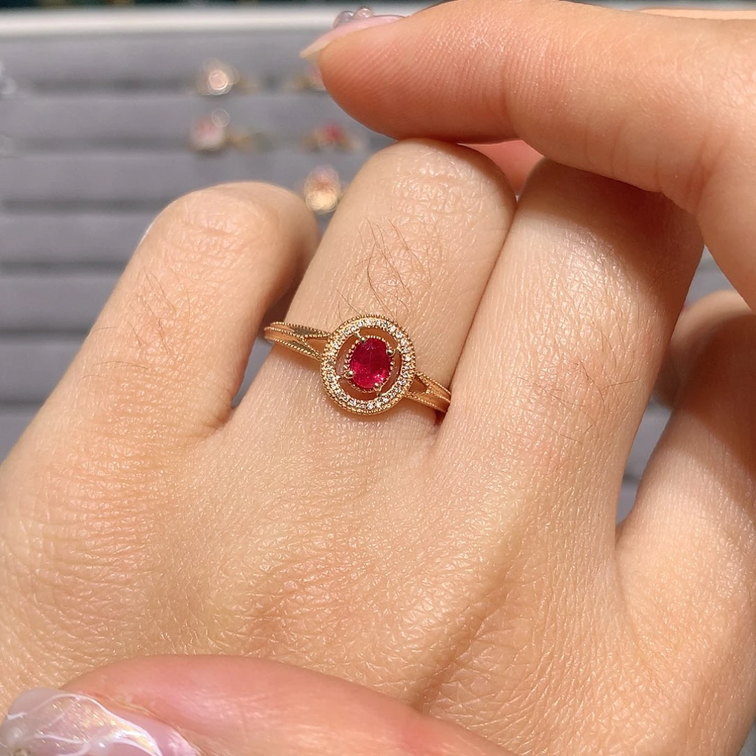 红宝石戒指18K金镶嵌