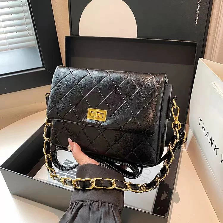 9106 黑色（长23厘米高16厘米）时尚百搭包包（无礼盒）