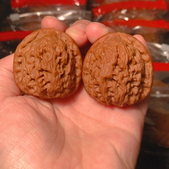 文玩核桃把件水龙纹40