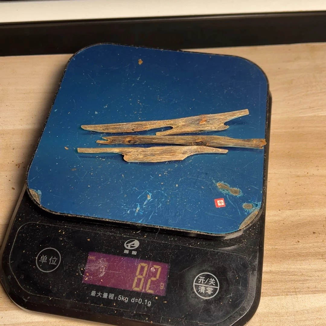 树脂制品白*帝海南澄迈老料千里香天然沉树心油8g
