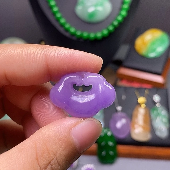 吊坠(赠链)未镶嵌翡翠