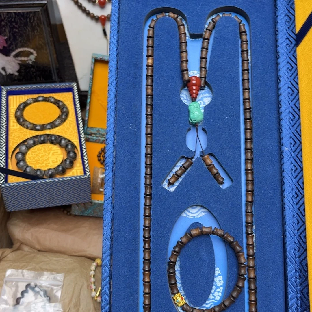 大叶紫檀（黑酸枝木类）