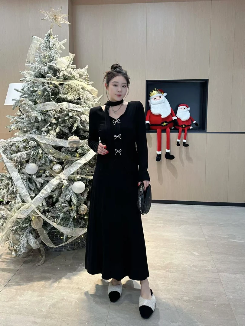 琪琪怪怪大码女装【艺术生】新款百搭V领上衣+半身裙T16160QL