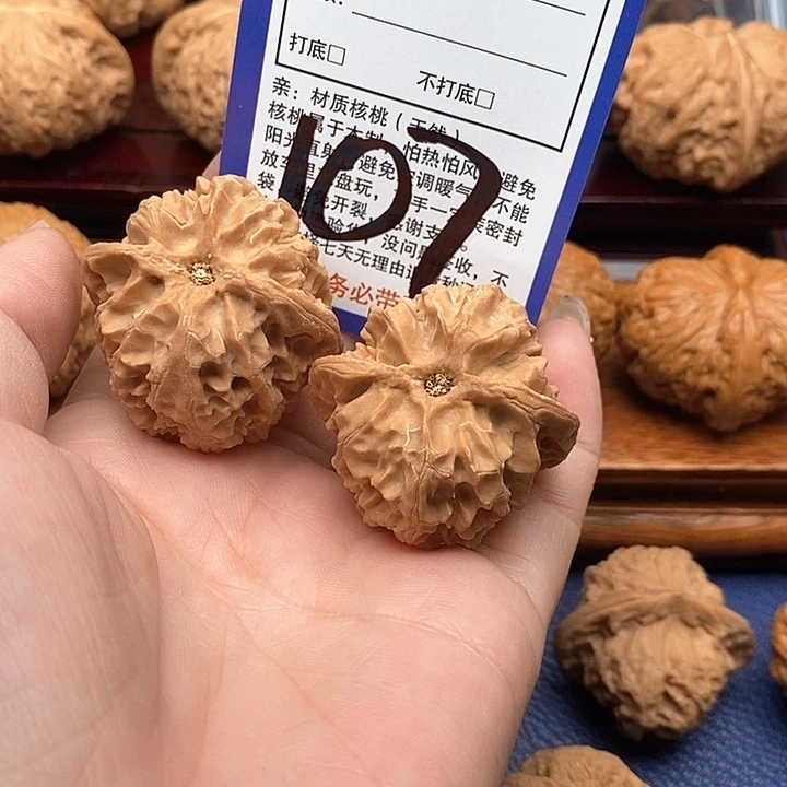 桃核吊坠苹果园狮子头38