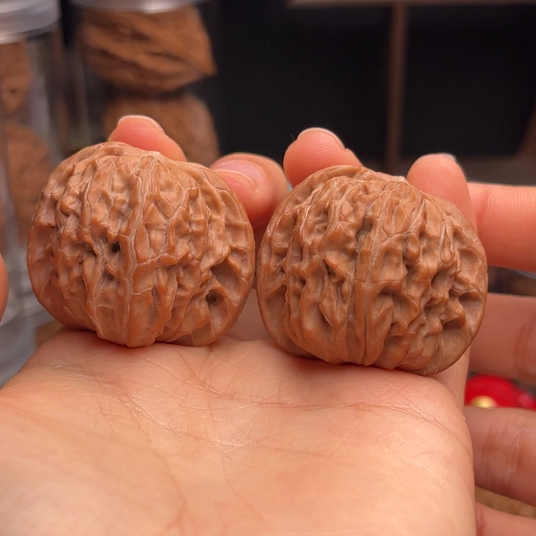 文玩核桃把件山地磨盘 红油皮全品38