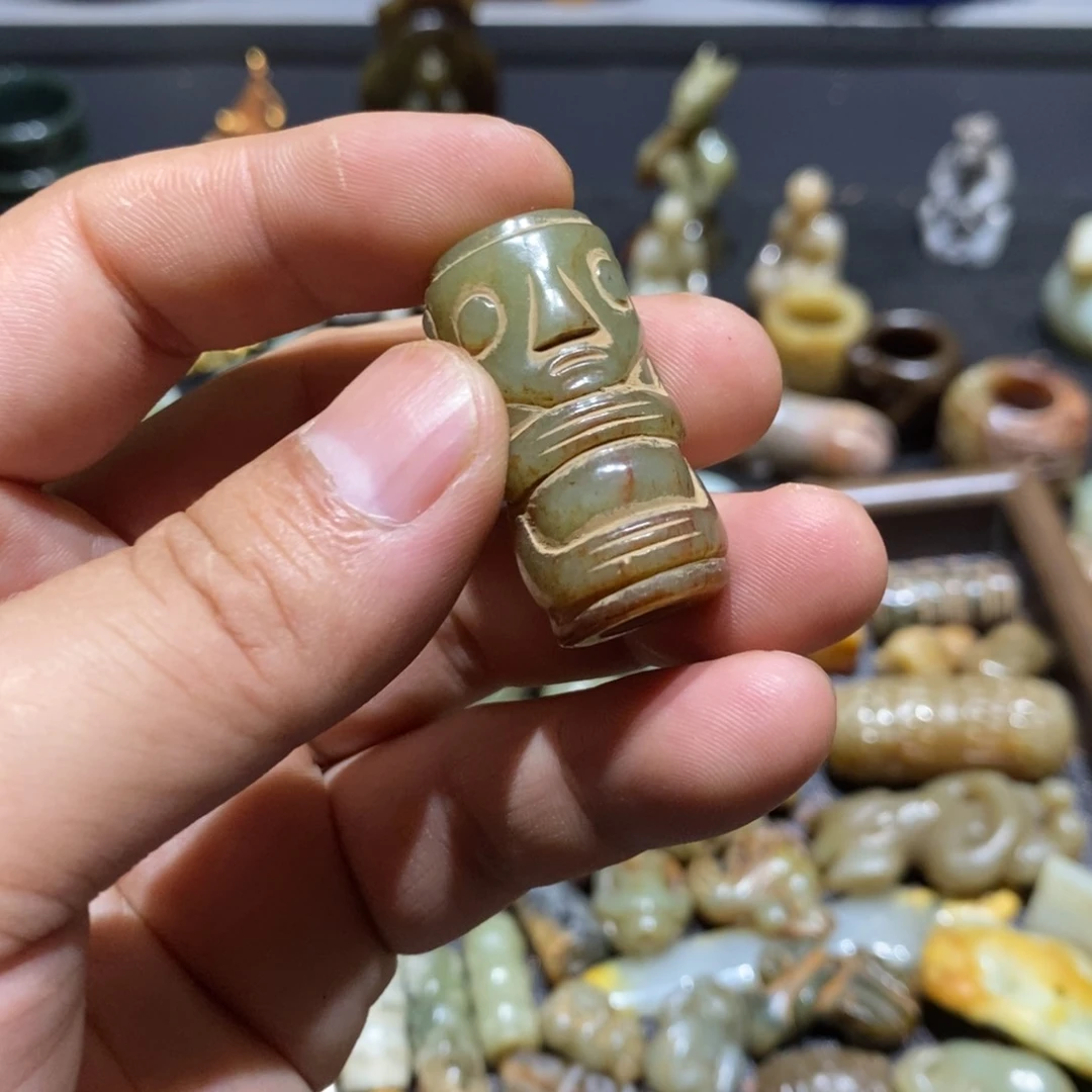 和田玉未镶嵌车挂