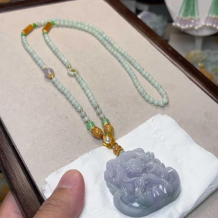 翡翠未镶嵌颈饰吊坠