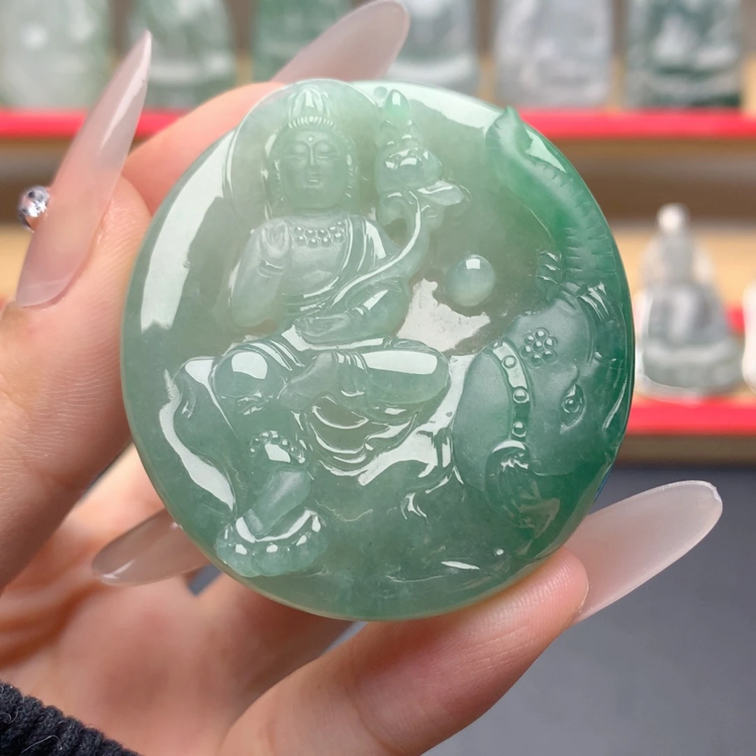 翡翠未镶嵌颈饰普贤菩萨