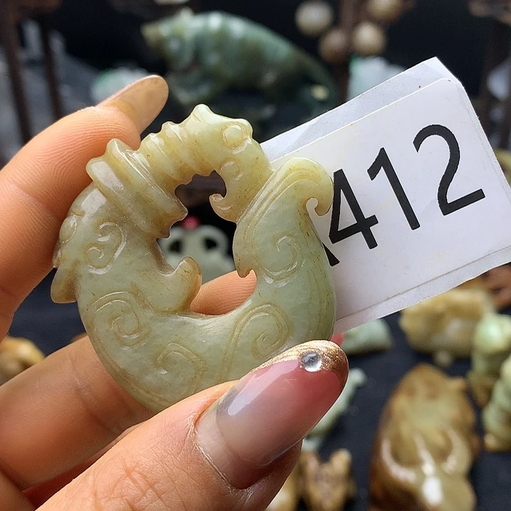 和田玉未镶嵌车挂