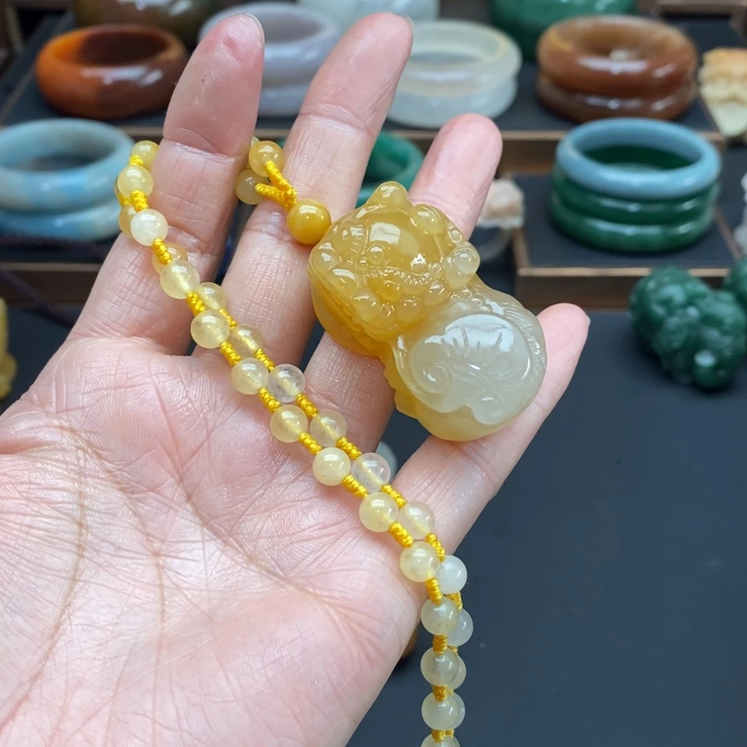 石英质玉吊坠未镶嵌像****由