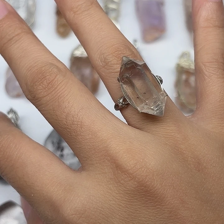 戒指水晶银S925镶嵌闪灵钻戒指