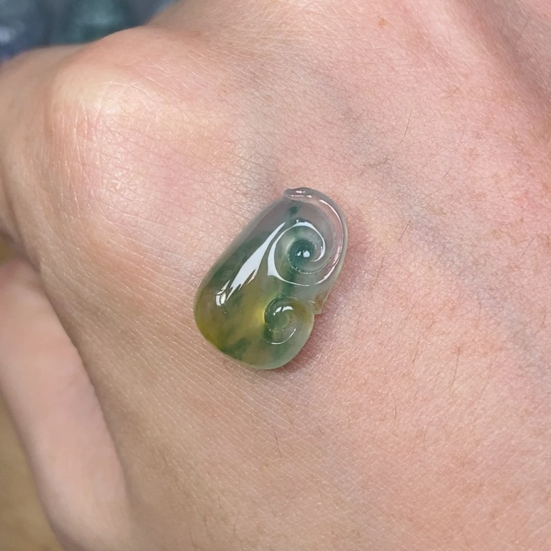 颈饰未镶嵌翡翠如意