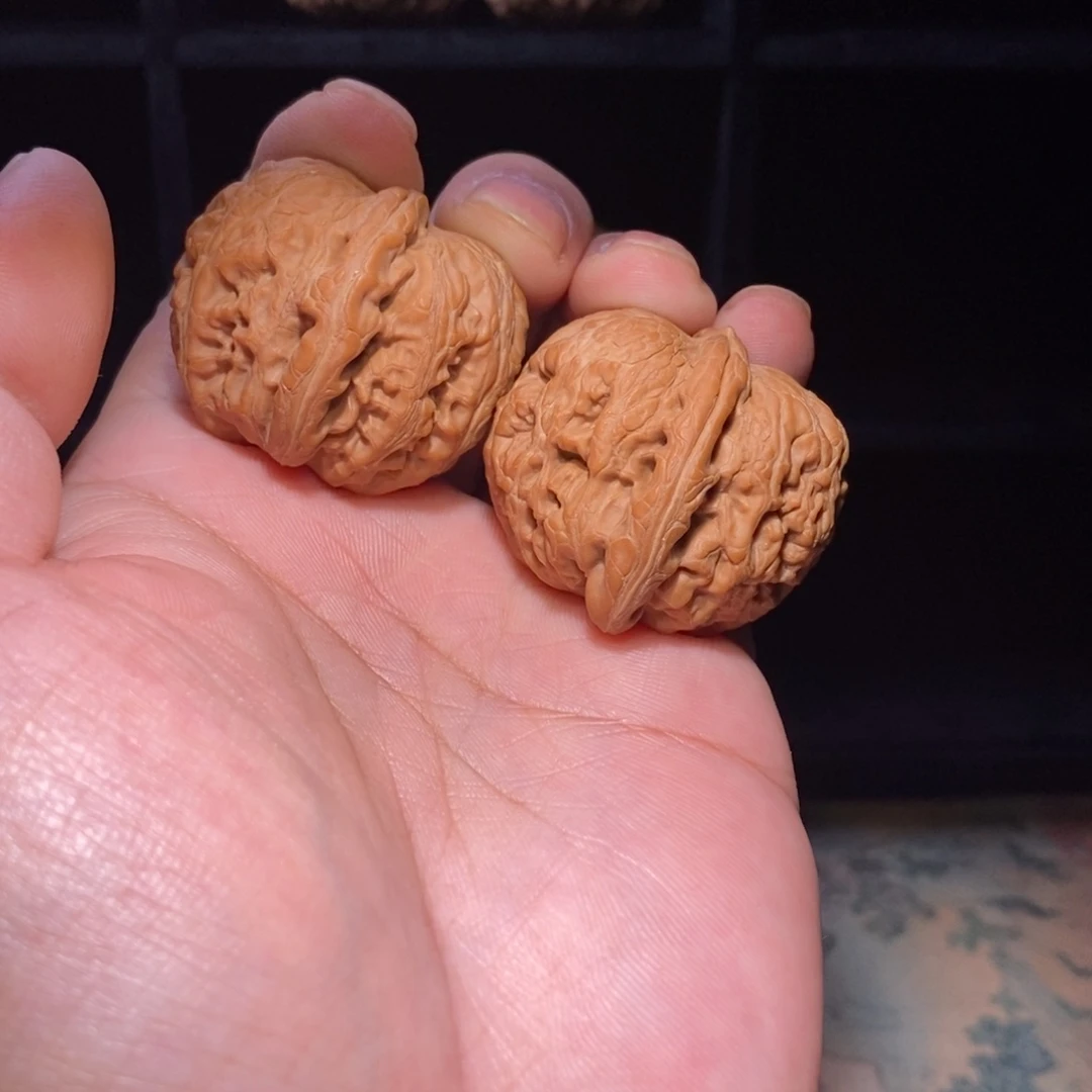 ᴸ***ᵉ把件文玩核桃全品38红皮元宝