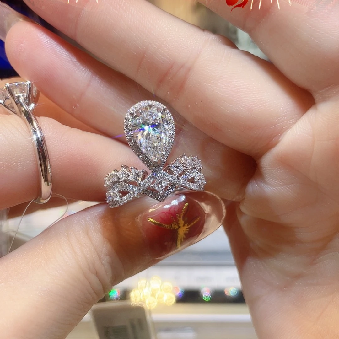 实验室培育钻石18K金镶嵌2.1F-G/VS，14