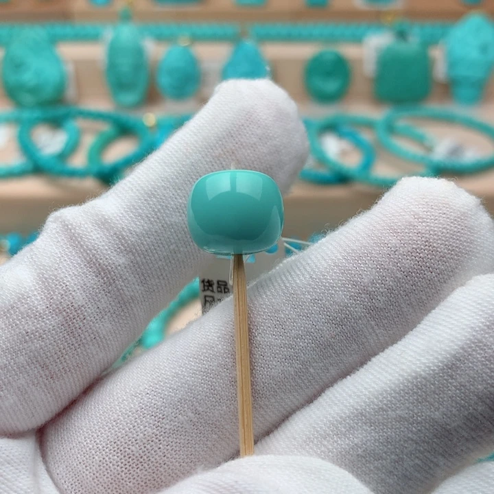 嗯***呢绿松石未镶嵌珠宝奇石