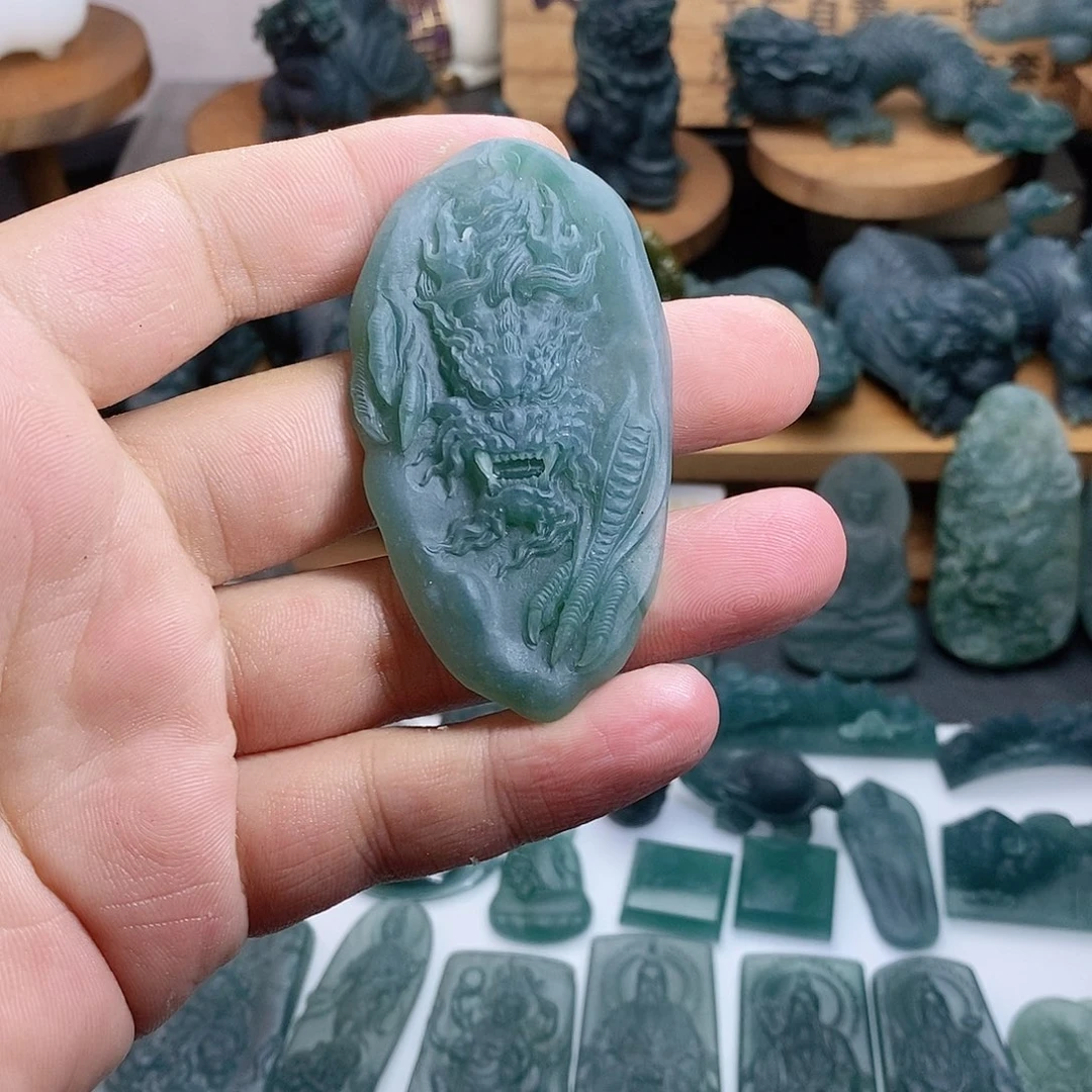 定制翡翠未镶嵌龙牌