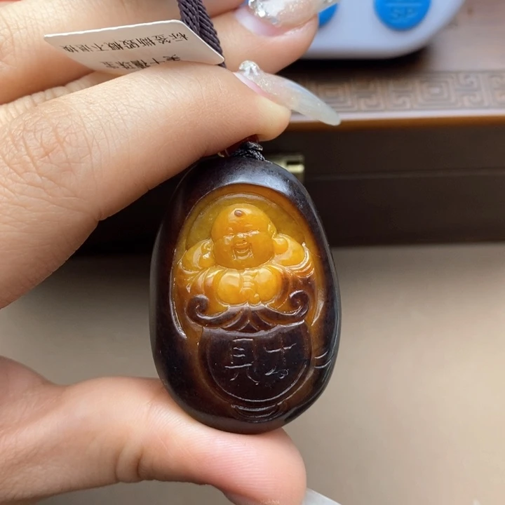 和田玉把件未镶嵌金**！