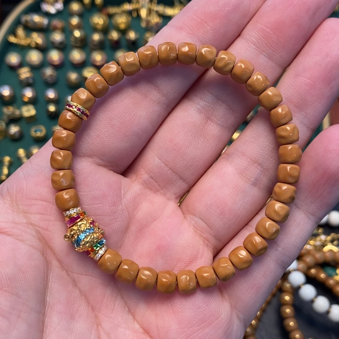 足金镶嵌合成（培育）蓝宝石手链