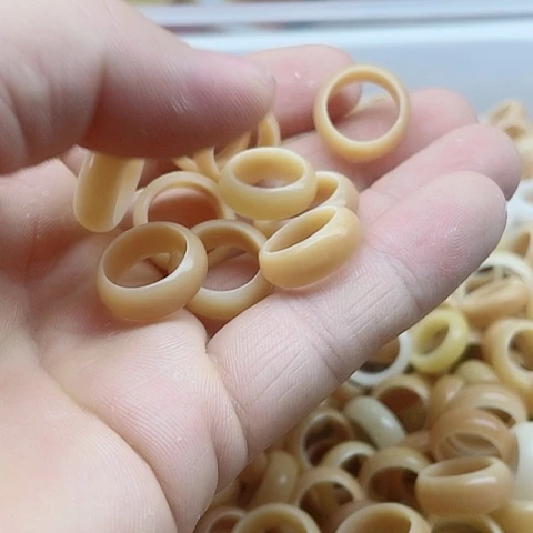 白玉菩提吊坠微瑕跑环100颗