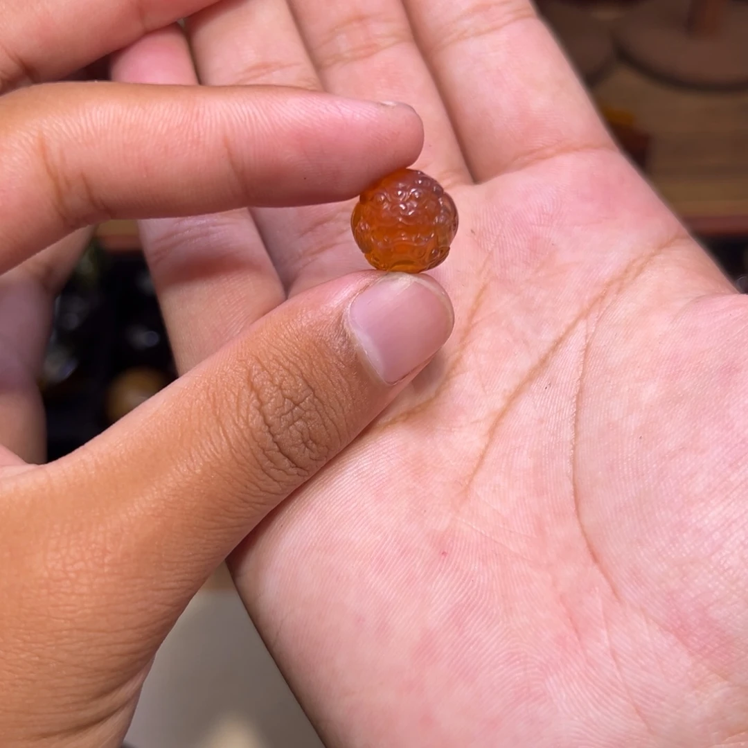 三***稀琥珀未镶嵌颈饰13.8mm貔貅圆珠
