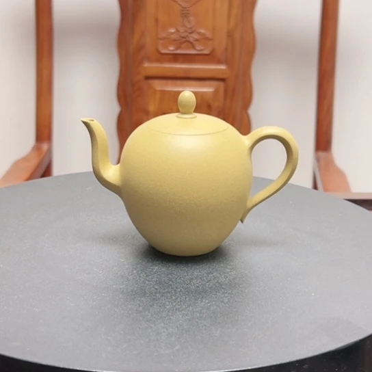 紫砂茶壶黄龙山原矿本绿半手工（200 cc）