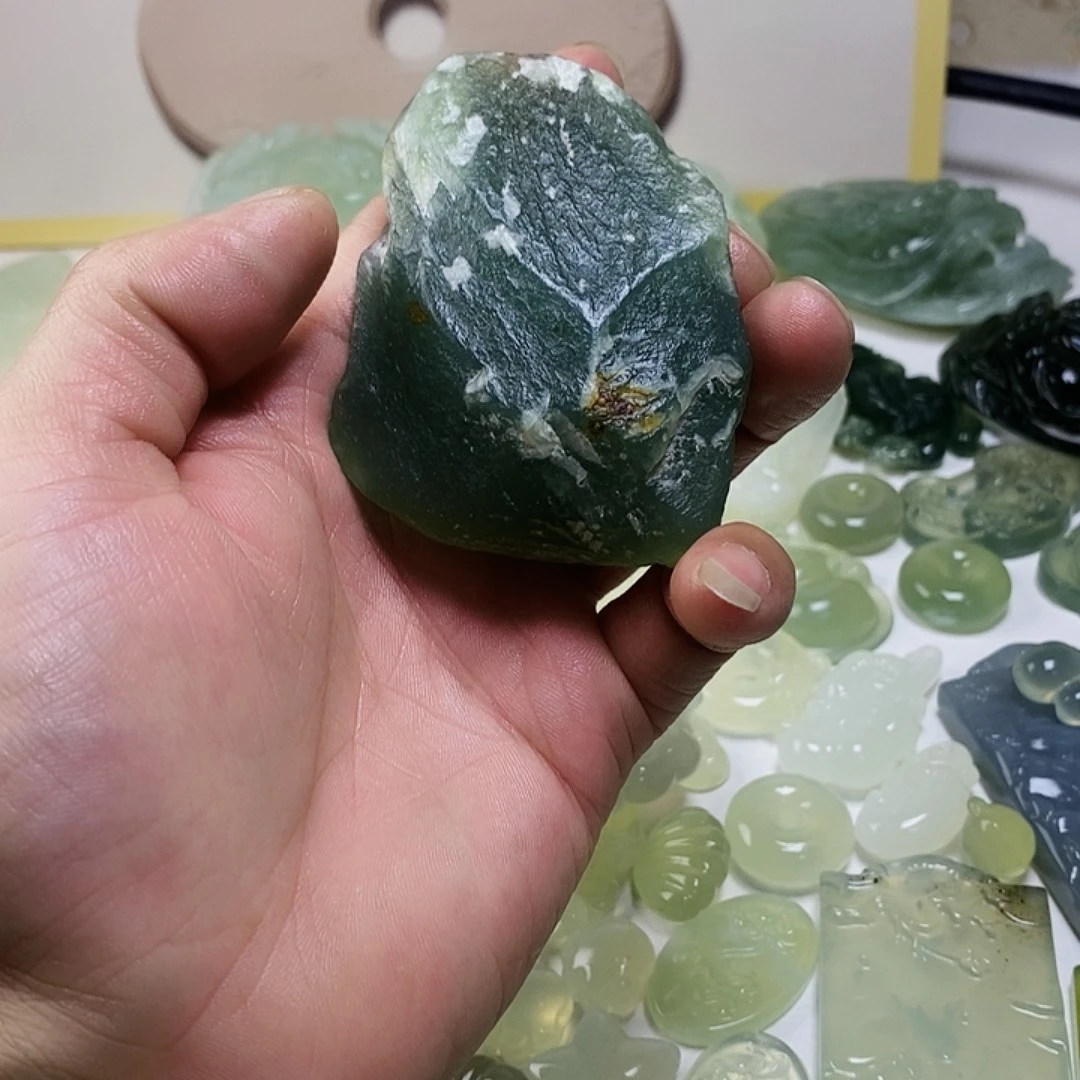 蛇纹石玉合金颈饰