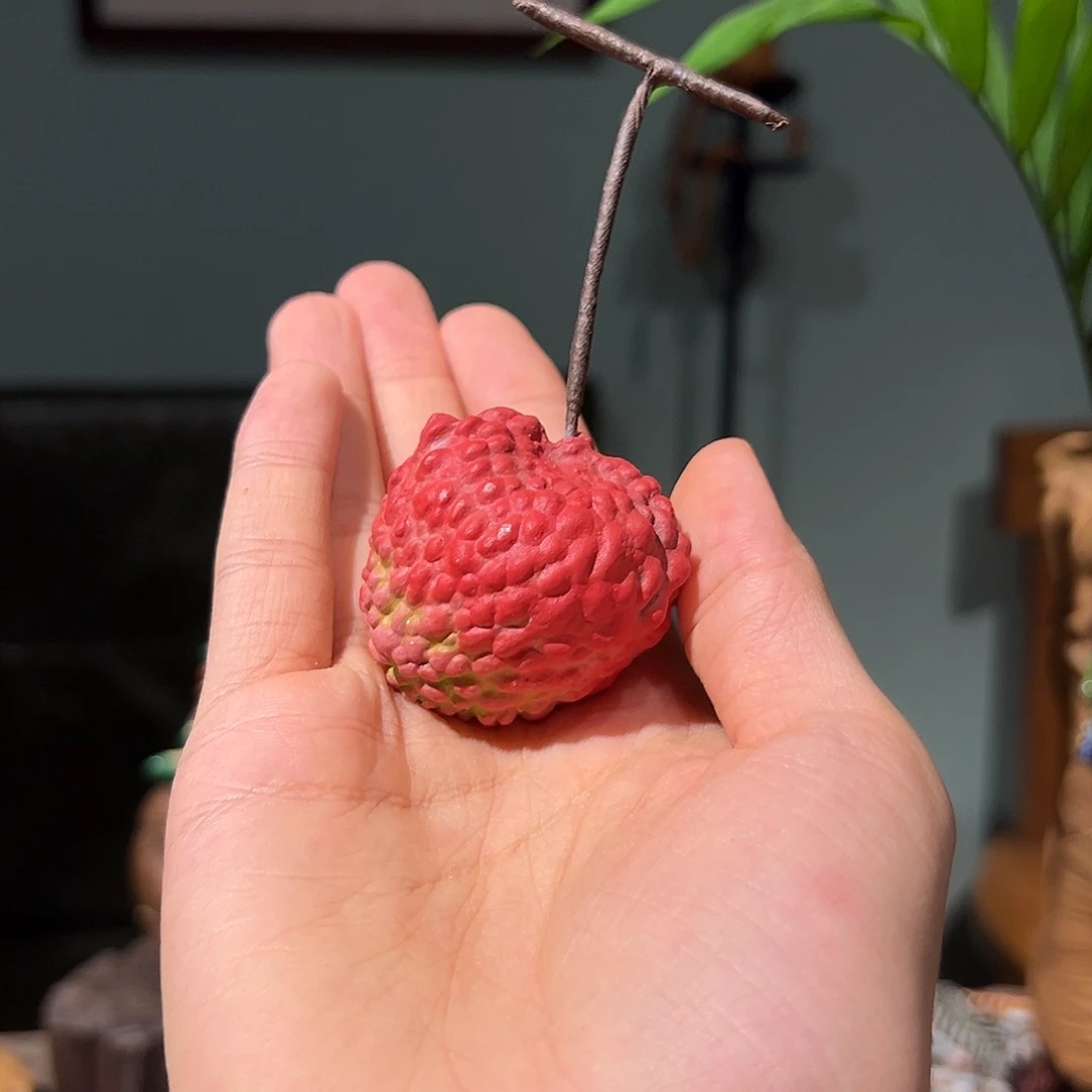 一*行荔枝一件陶瓷作品