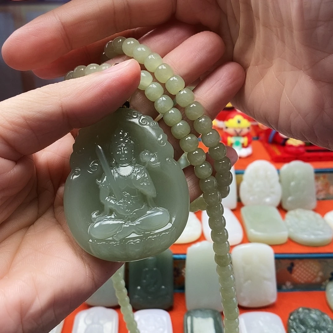 江***店和田玉未镶嵌颈饰
