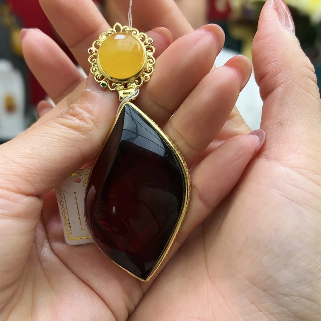 琥珀手镯未镶嵌吊坠