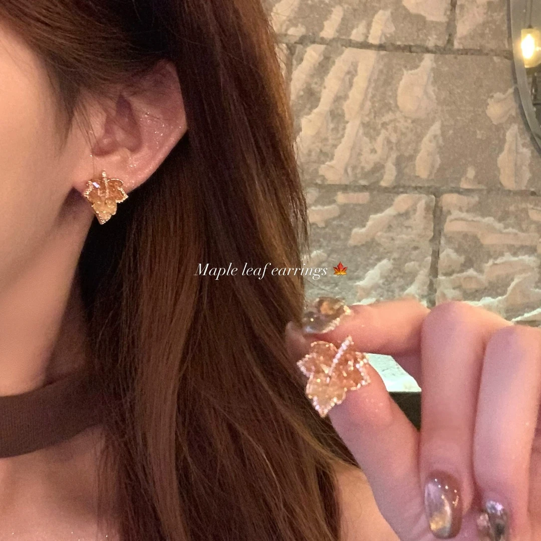 铜合金锆石耳饰 秋冬复古美拉德渐变枫叶耳环女轻奢耳环耳针耳饰