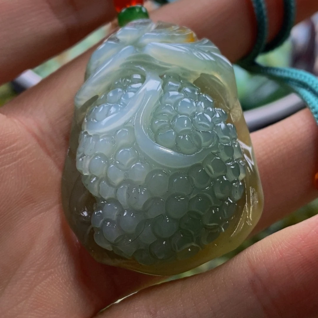 蛇纹石玉吊坠未镶嵌