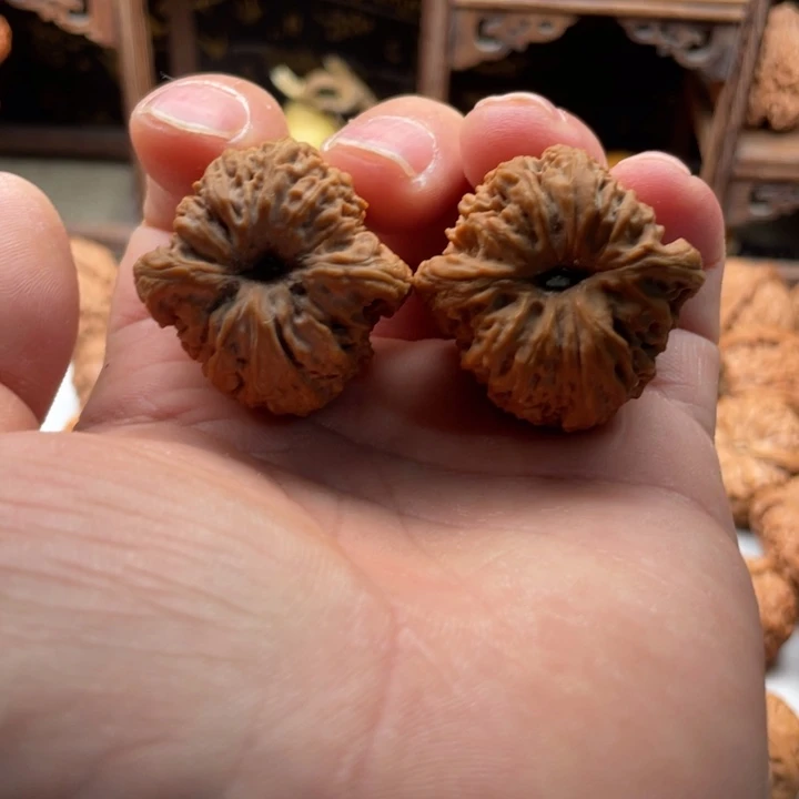 吊坠文玩核桃凹底34