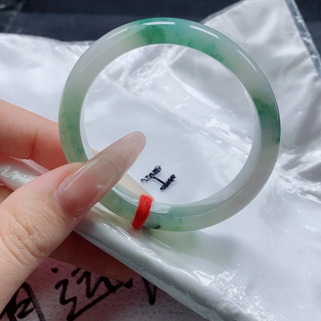 【闪购商品】未镶嵌手镯（贵妃镯）翡翠463号