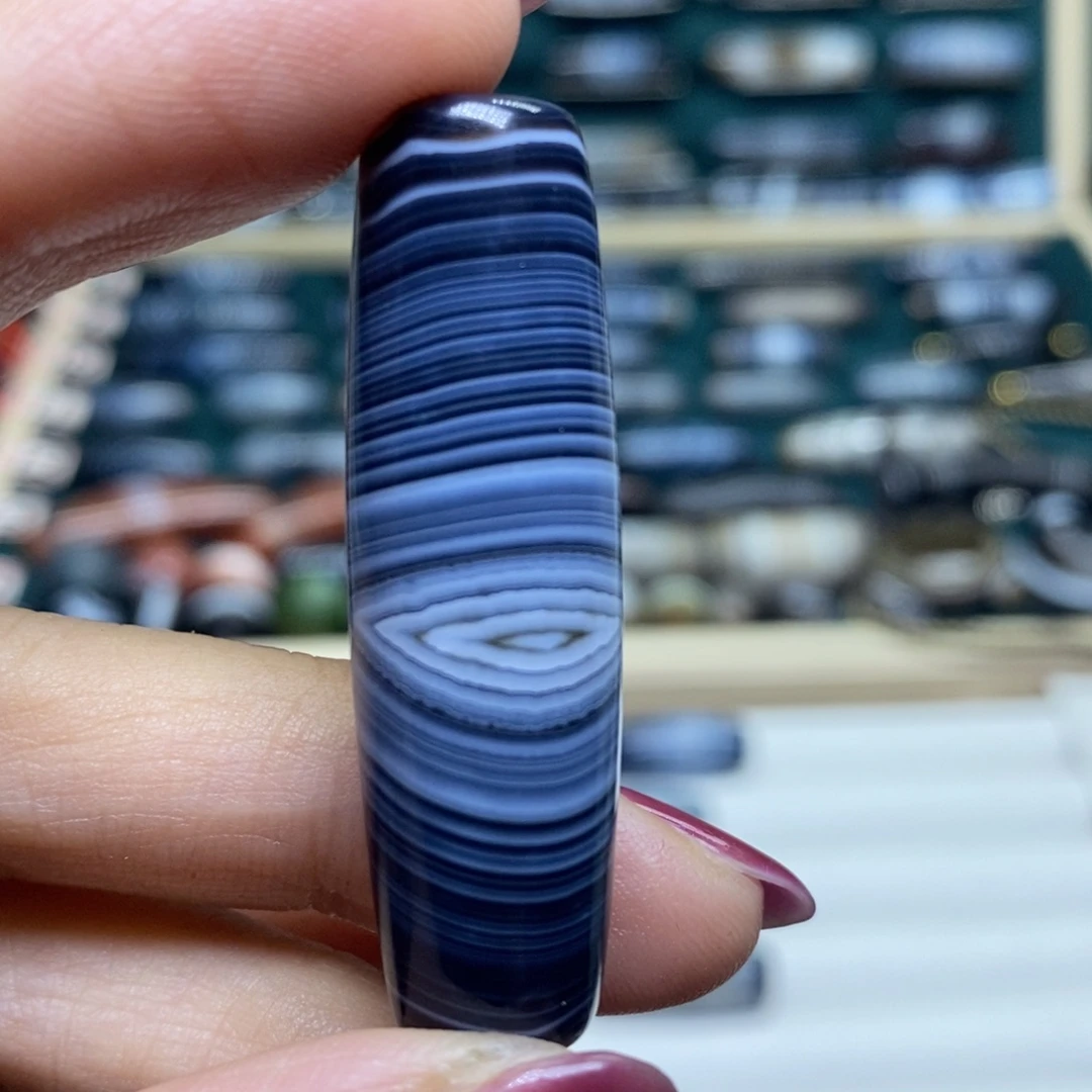 左***飛玛瑙/玉髓未镶嵌珠宝半成品