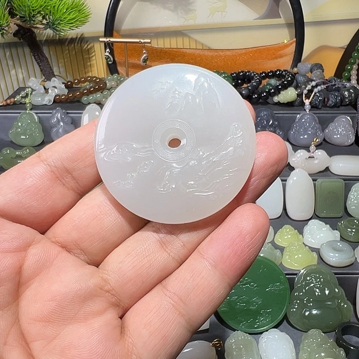 小***丶颈饰未镶嵌和田玉