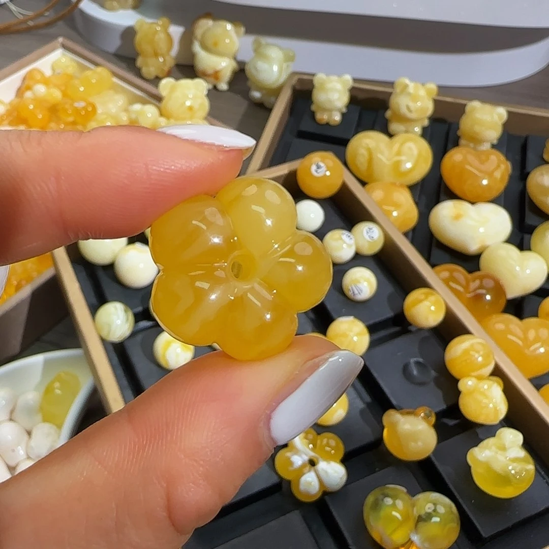 琥珀未镶嵌珠宝奇石