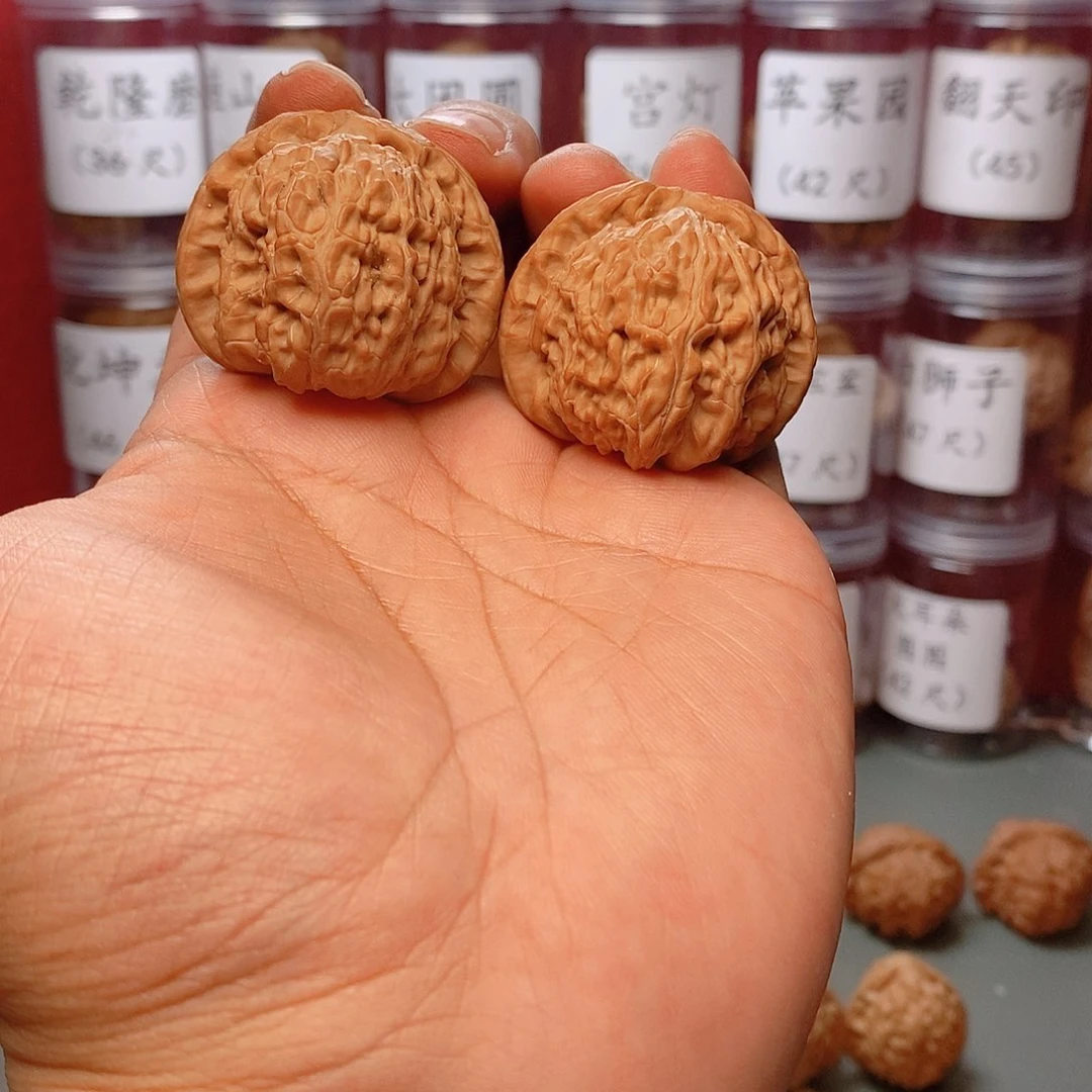 核桃把件42尺寸全品白狮子核桃