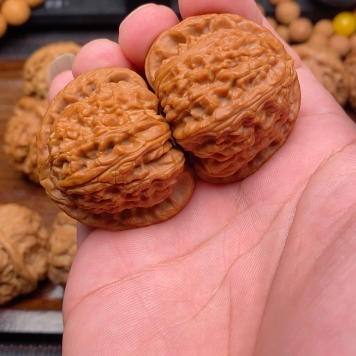 文玩核桃把件?****傅白狮子